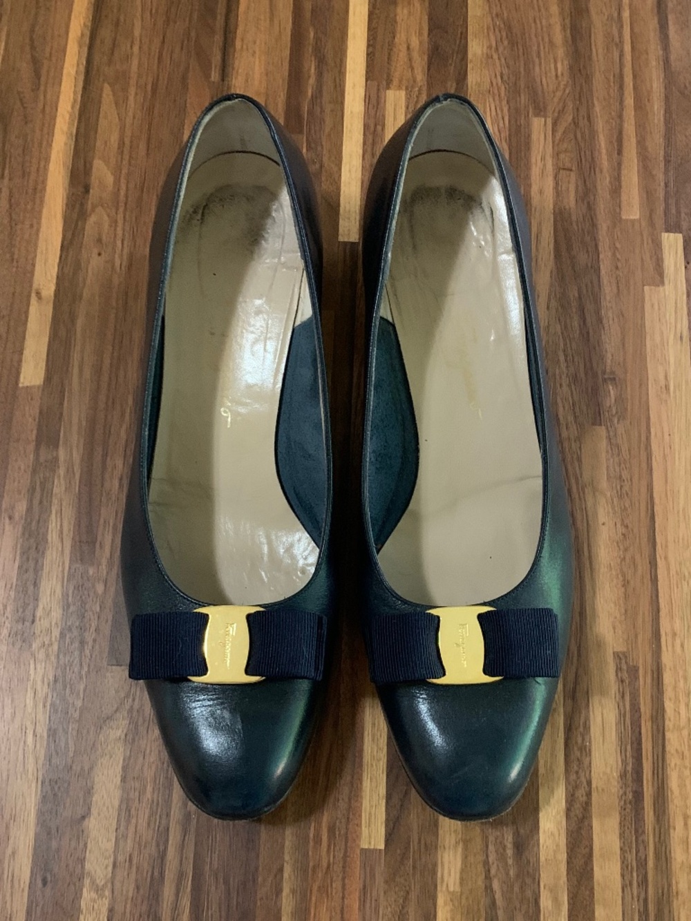 Vintage Ferragamo Navy "Vara" Heels